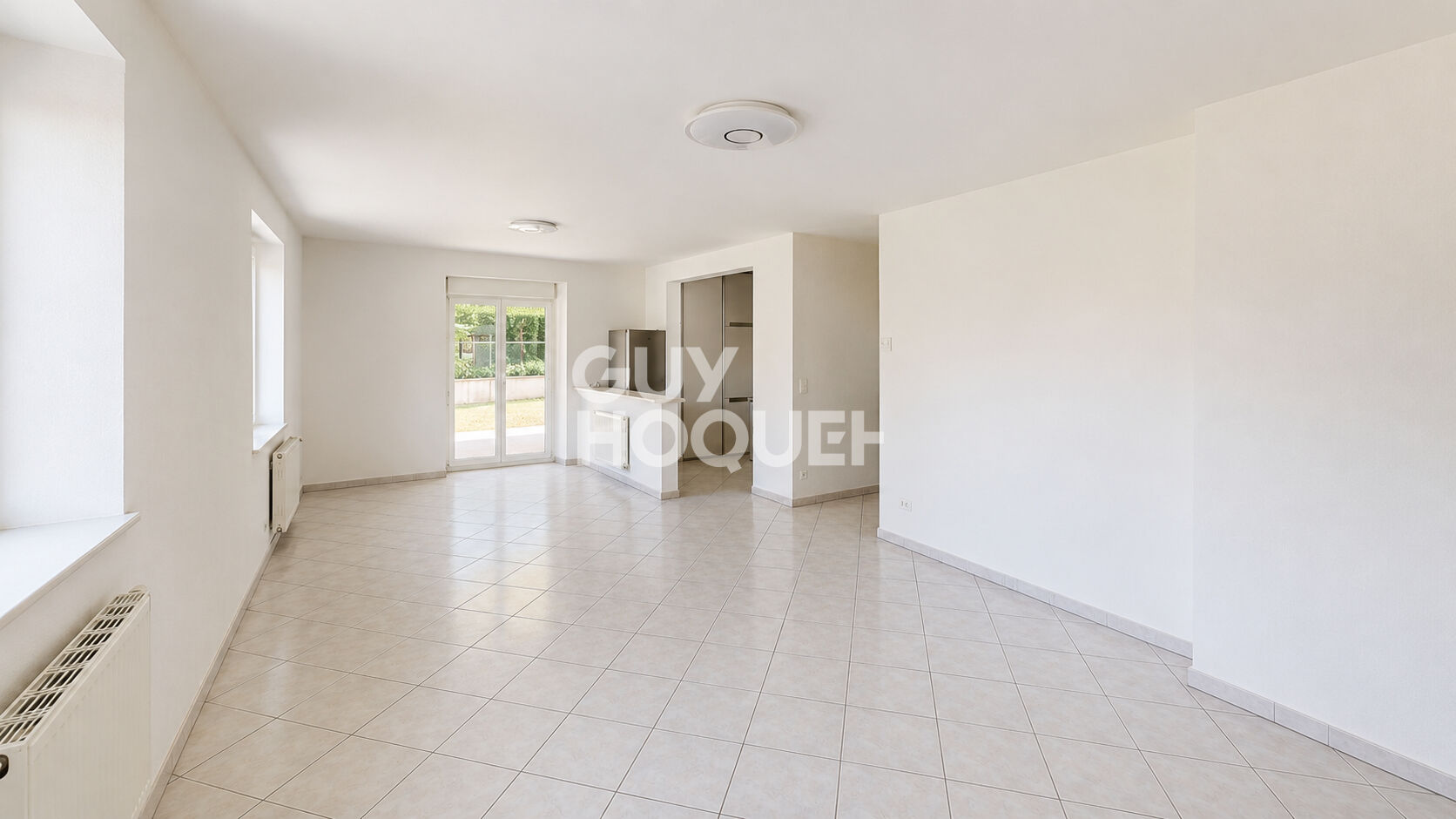 Maison de 8 pièces 178 M² + 3 garages à Anjoutey
