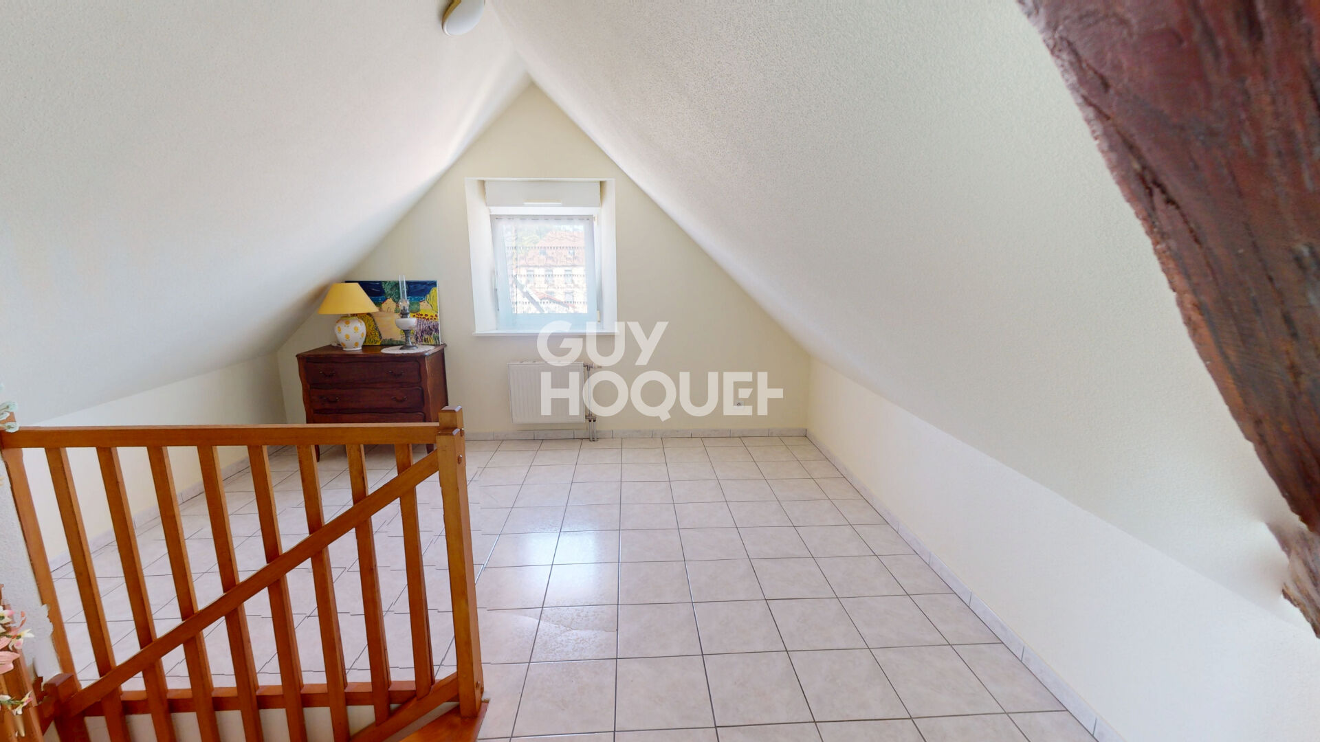 Maison de 8 pièces 178 M² + 3 garages à Anjoutey