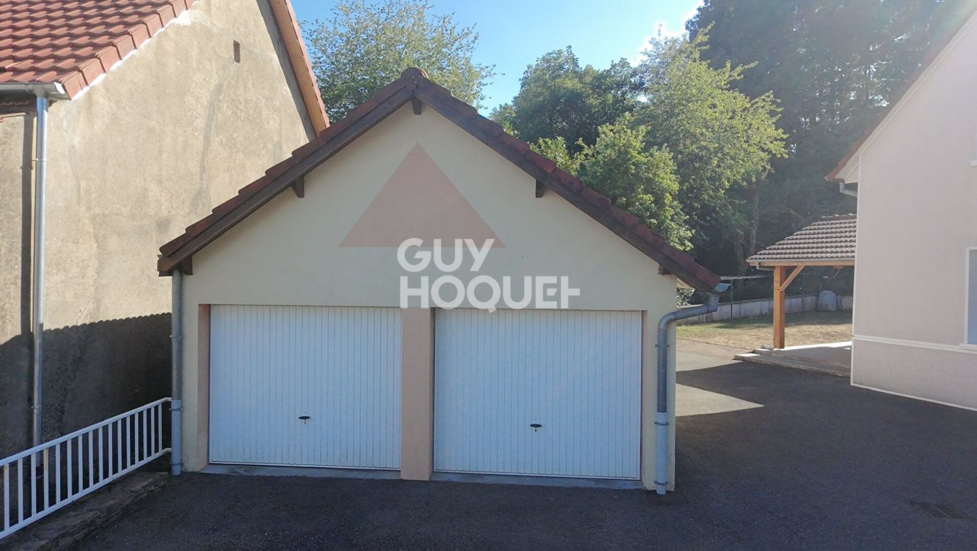 Maison de 8 pièces 178 M² + 3 garages à Anjoutey