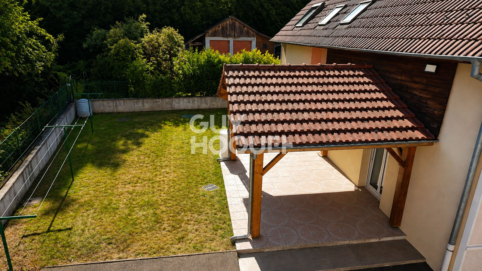 Maison de 8 pièces 178 M² + 3 garages à Anjoutey