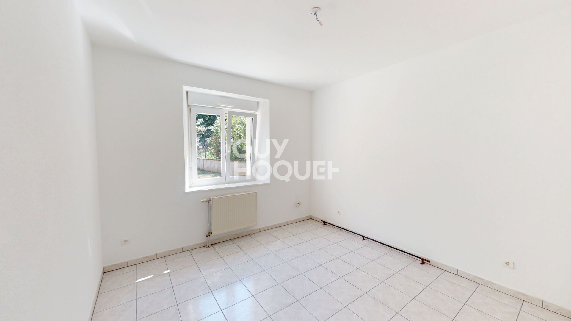 Maison de 8 pièces 178 M² + 3 garages à Anjoutey