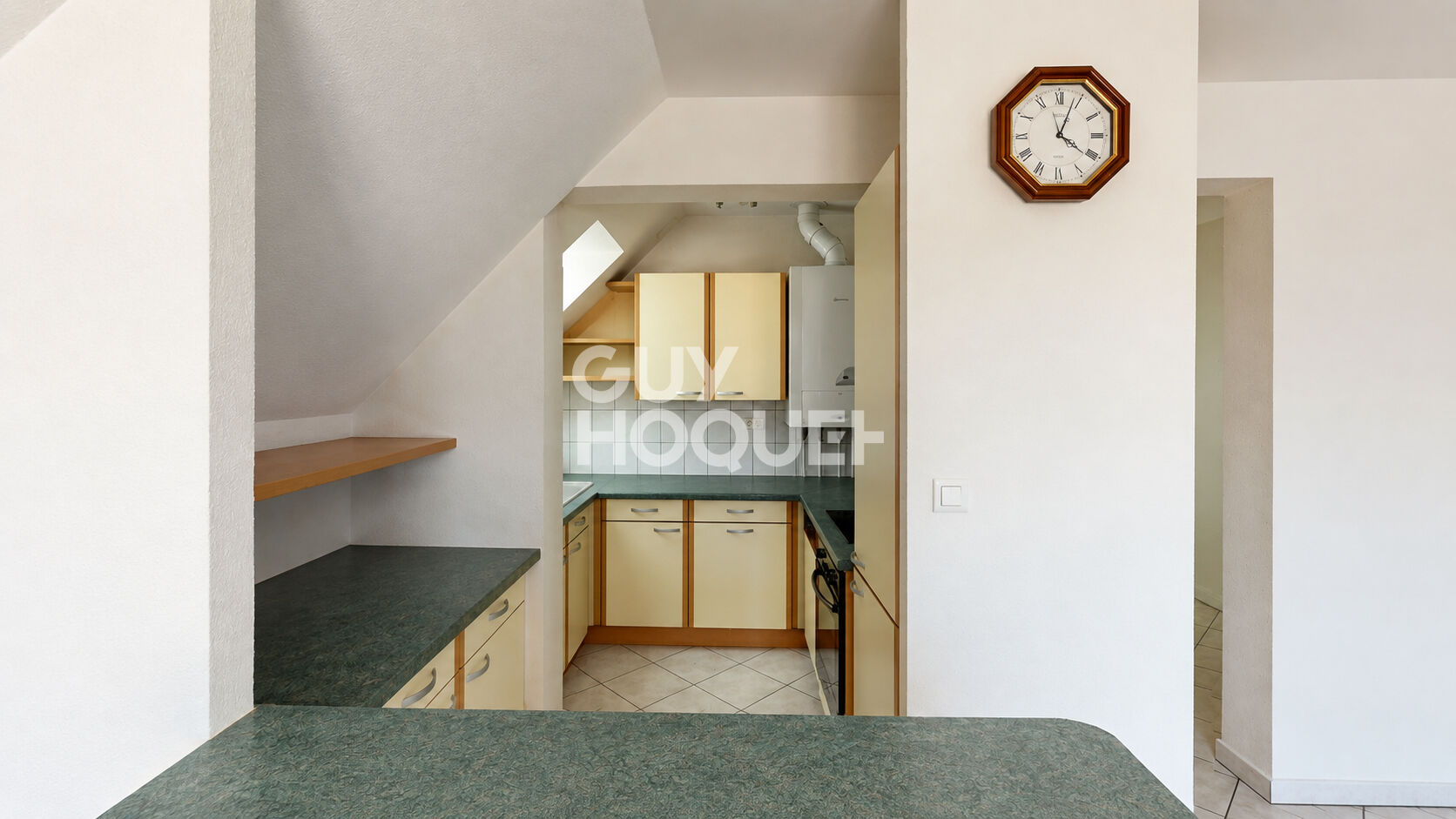 Maison de 8 pièces 178 M² + 3 garages à Anjoutey