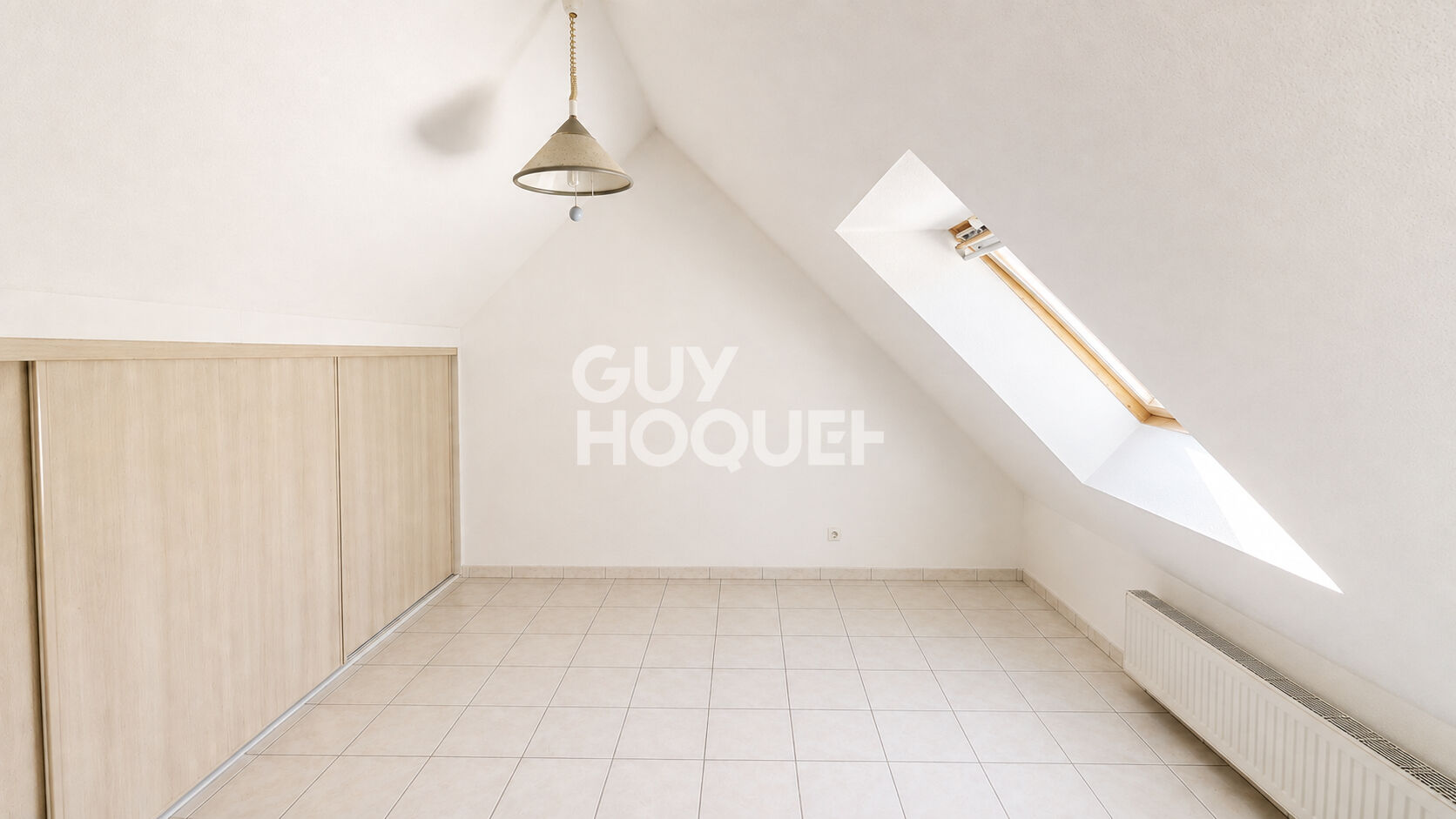 Maison de 8 pièces 178 M² + 3 garages à Anjoutey