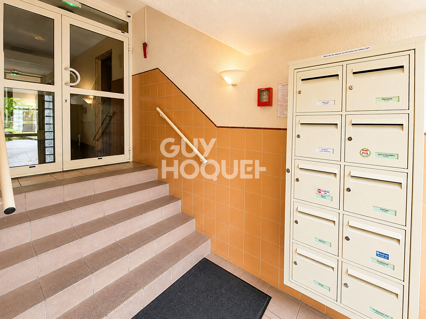 BESANÇON - Appartement T3 de 81 m²  Balcon avec vue sur le Doubs - Calme - Parking - Proche Boucle