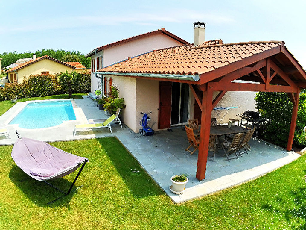 A VENDRE MAGNIFIQUE MAISON T5 avec PISCINE - 15km de Vienne