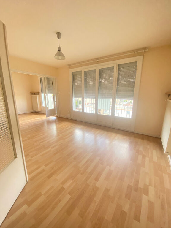 A LOUER - Appartement T4 + terrasse + cave 38200 VIENNE