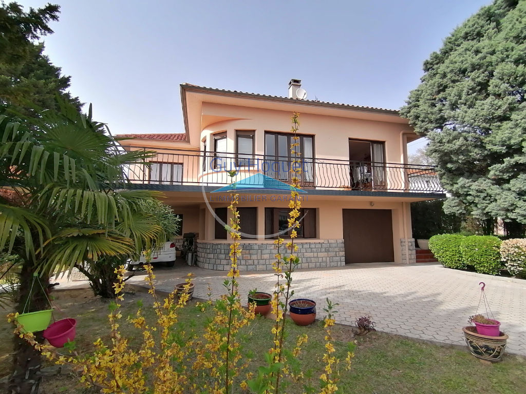 Superbe Maison T5 d'environ 175m² au coeur de SAINT MAURICE L'EXIL.