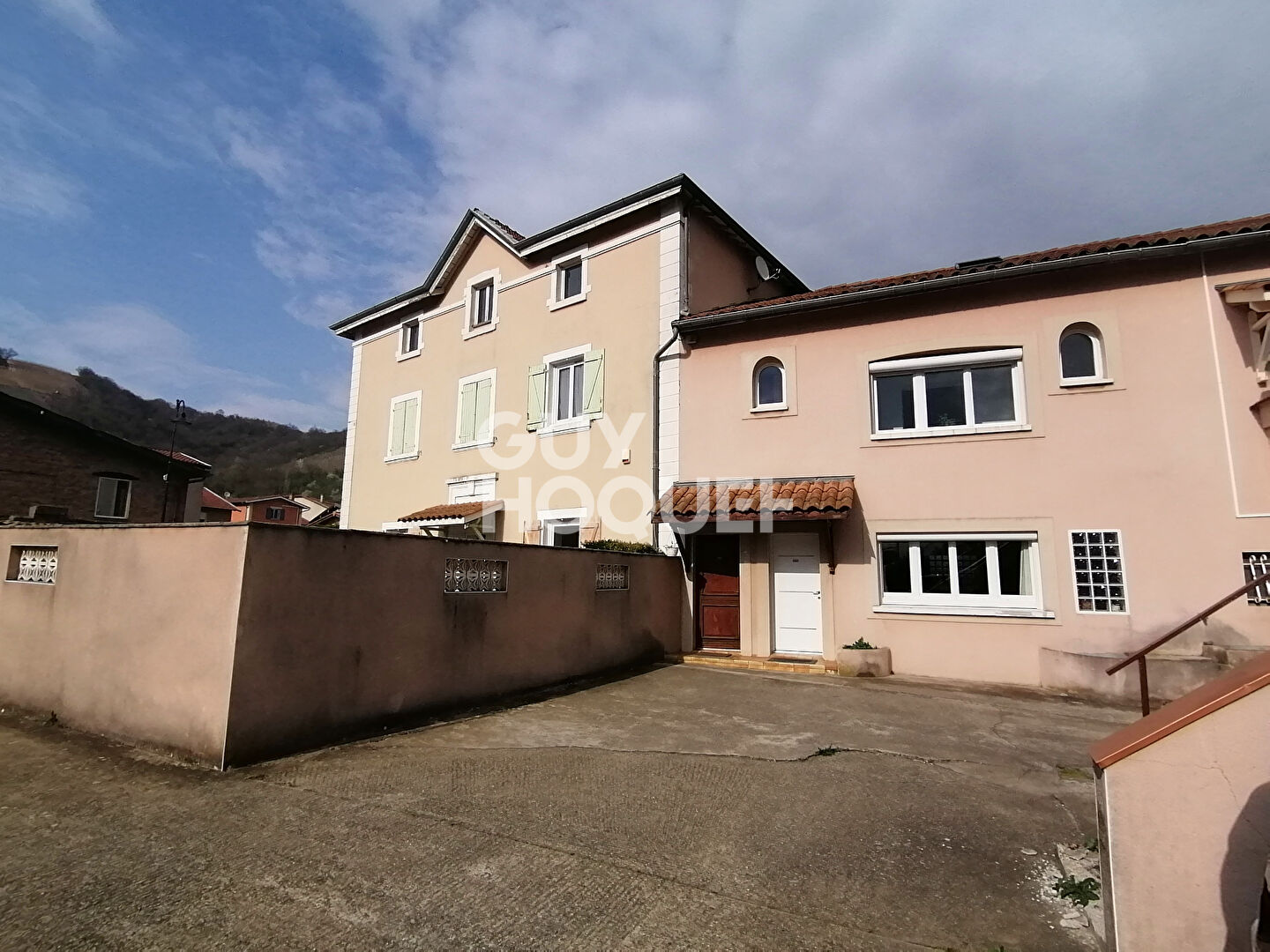 A vendre superbe appartement avec Jardin d'environ 88m² à Ampuis 69420.