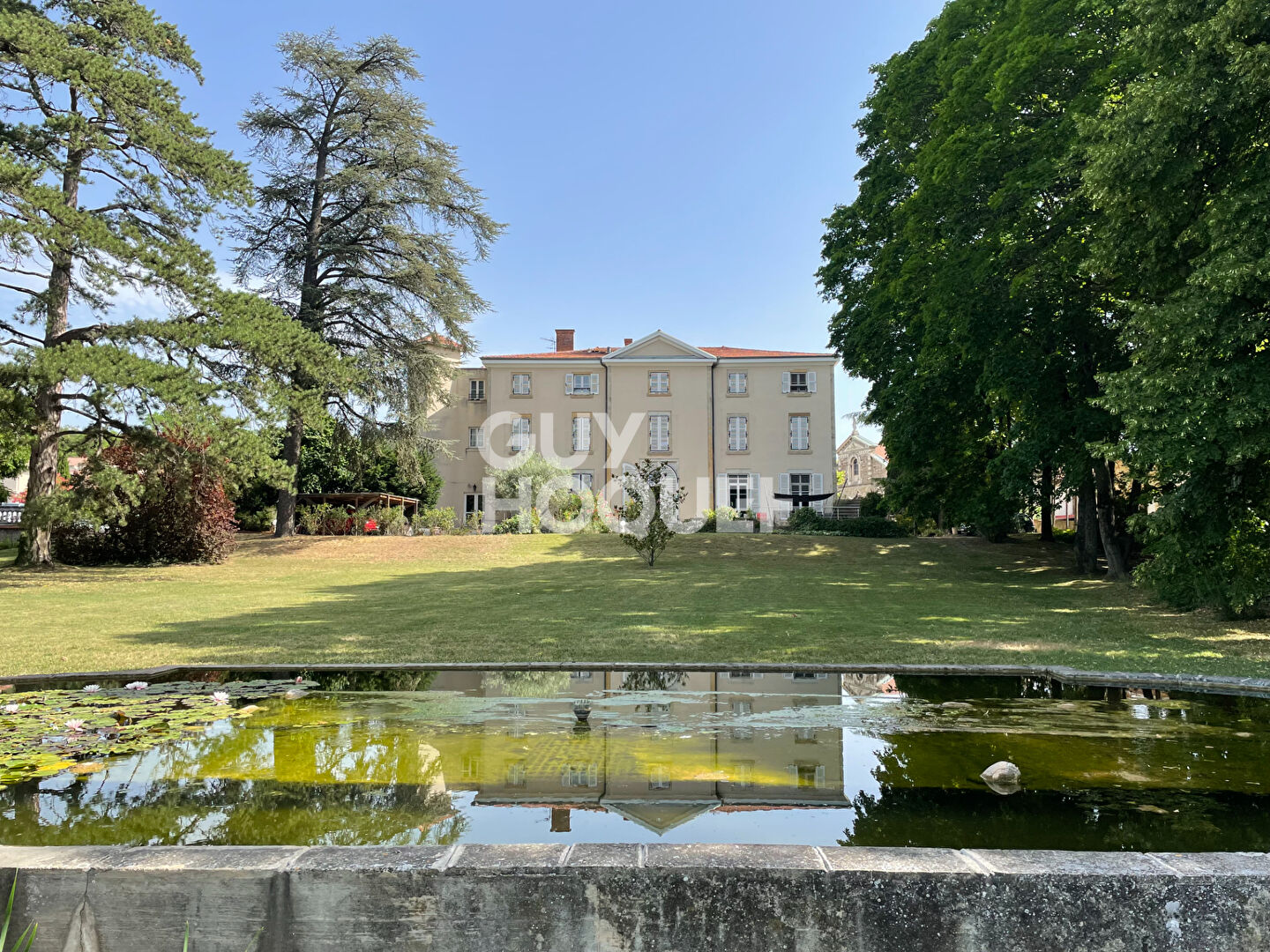 Saint PRIM, superbe appartement d'environ 93 m2