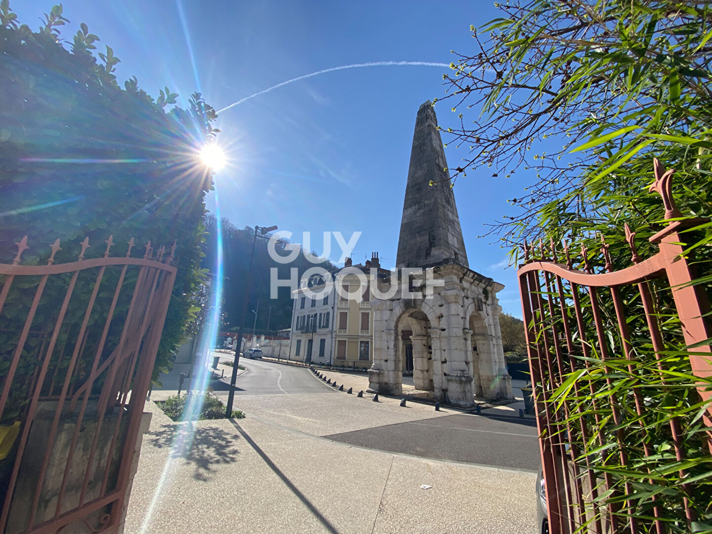 Studio + Garage + jardin Vienne secteur Pyramide