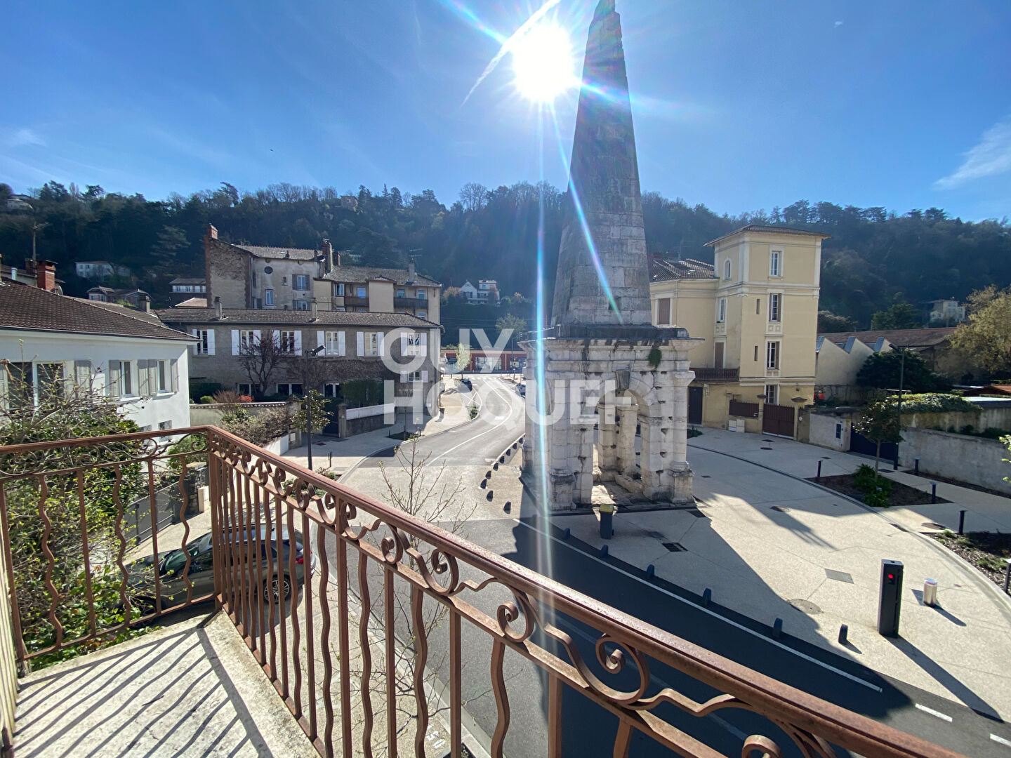 T4 + Balcon + Cave / Vienne Pyramide