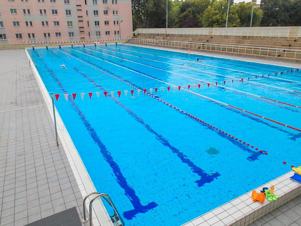 CANICULE ...PLONGEZ AU STADE NAUTIQUE  DE VILLEJUIF , VOICI LES HORAIRES DÉTÉ  !!!