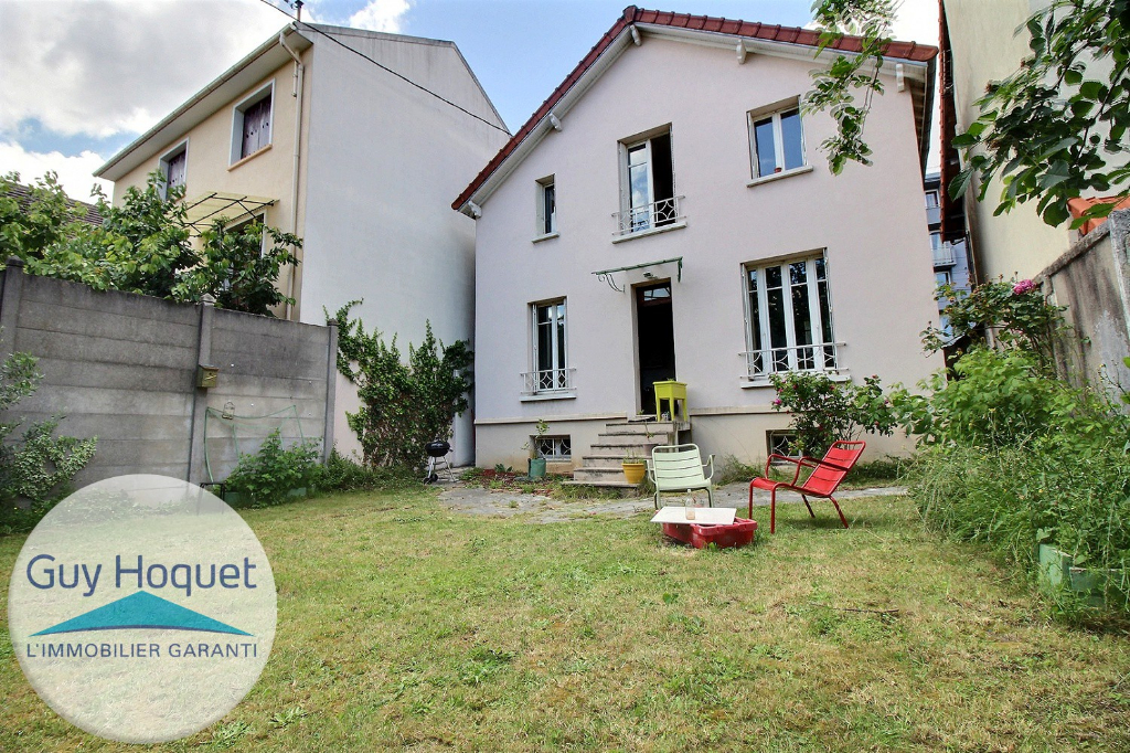 À louer, maison d'une surface habitable de 80 m², 3 pièces à VILLEJUIF (94800).