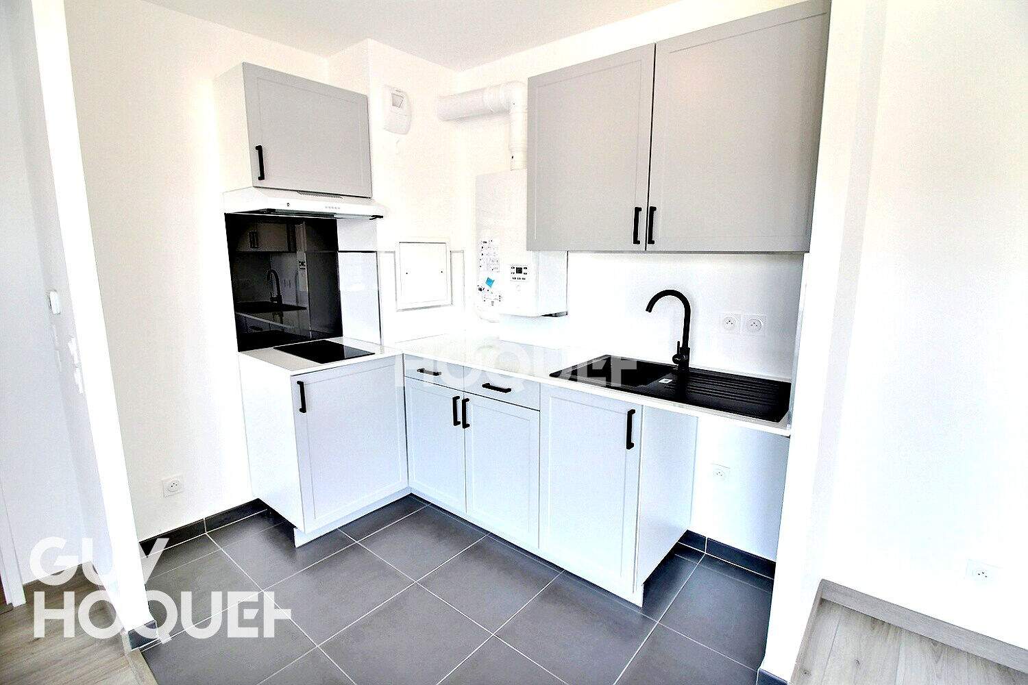 LOCATION : appartement de 2 pièces NEUF (42 m²) à THIAIS