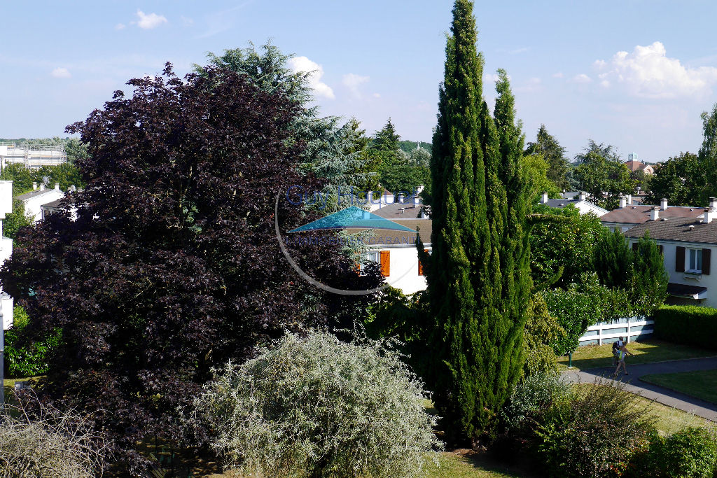 À vendre à PLAISIR, appartement 4 pièces de 83 m².