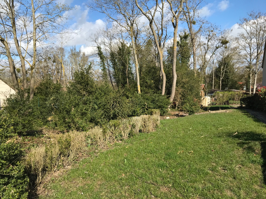 Terrain à Thiverval-Grignon