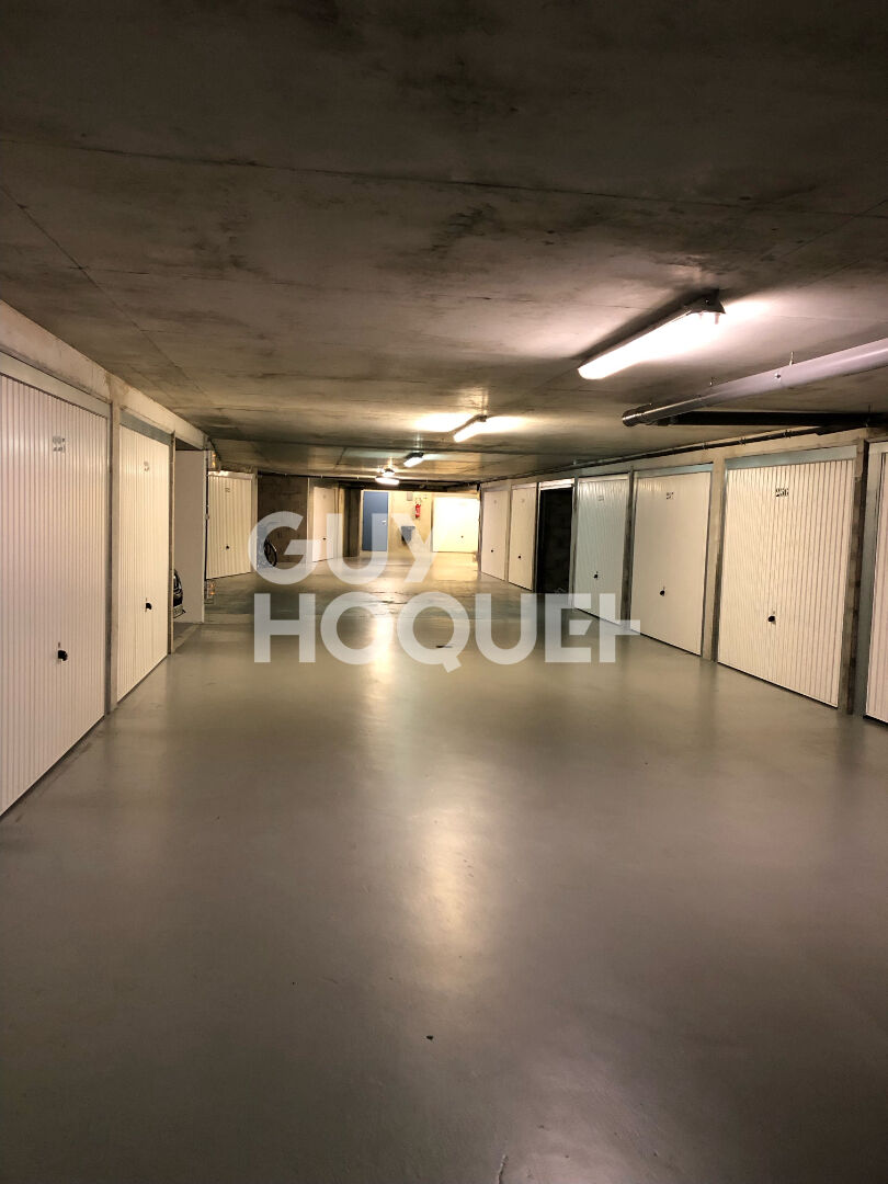 Parking / box Saint Cyr L'Ecole 22 m2