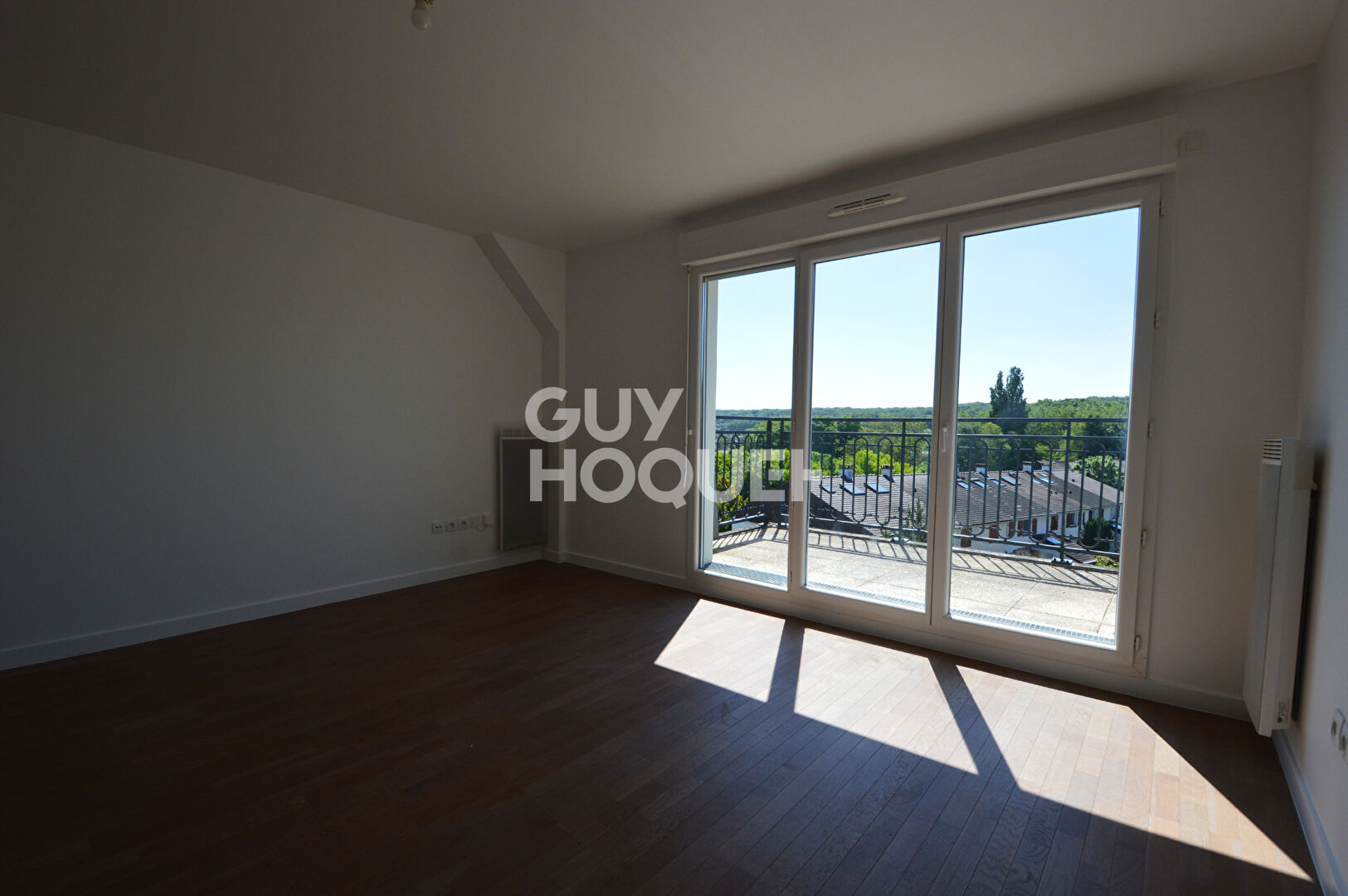 LOCATION d'un appartement F2 (48 m²) aux CLAYES SOUS BOIS