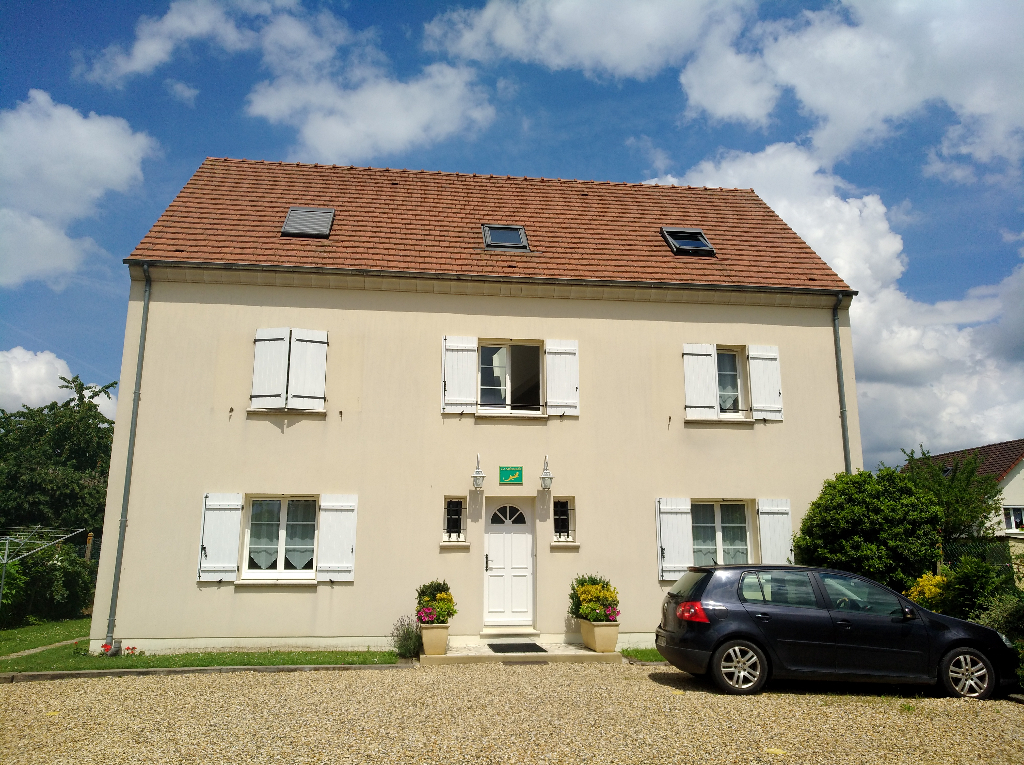 F2 Proche centre ville & au calme