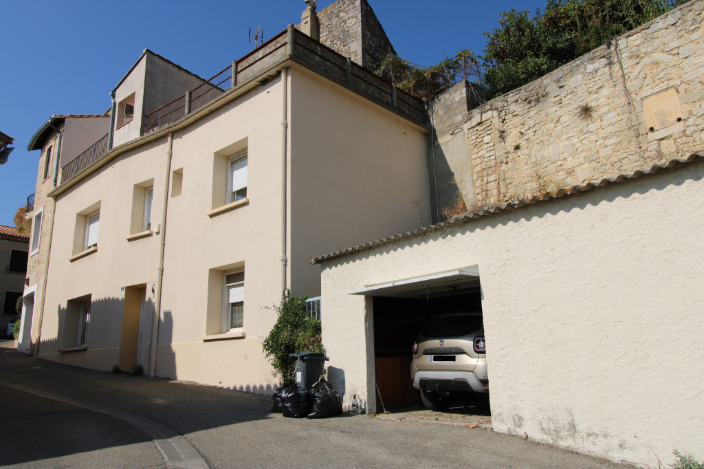 Maison de Village  100 m² à Théziers avec cour intérieure et terrasse 50 m² avec vue exceptionnelle