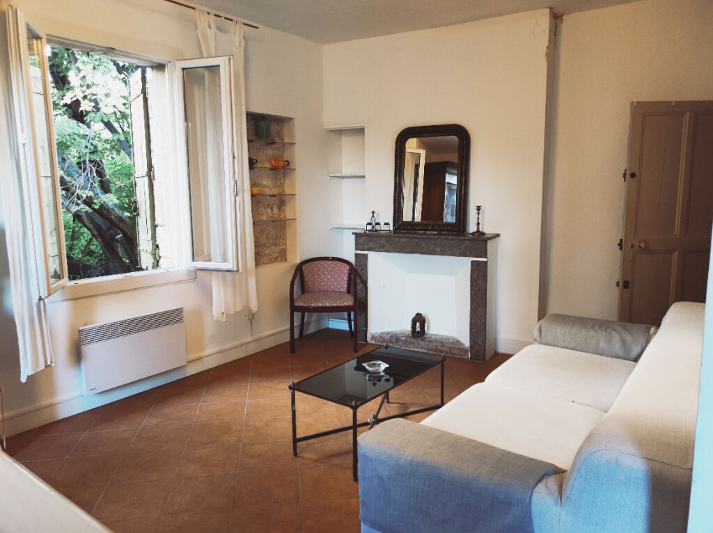 VILLENEUVE LES AVIGNON : appartement 2 pièces (41 m²) à louer