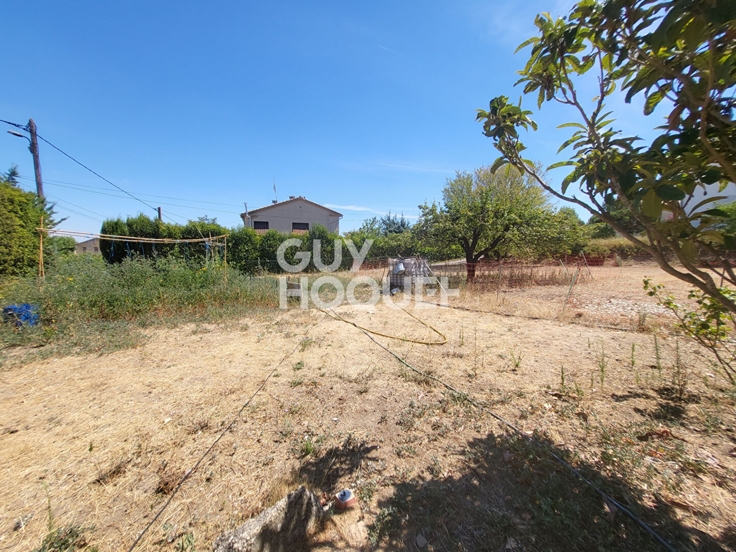 Trois Terrains constructibles à Connaux 589 m²