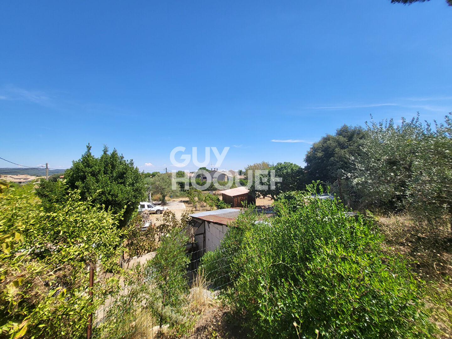 Terrain constructible à Connaux 621 m2