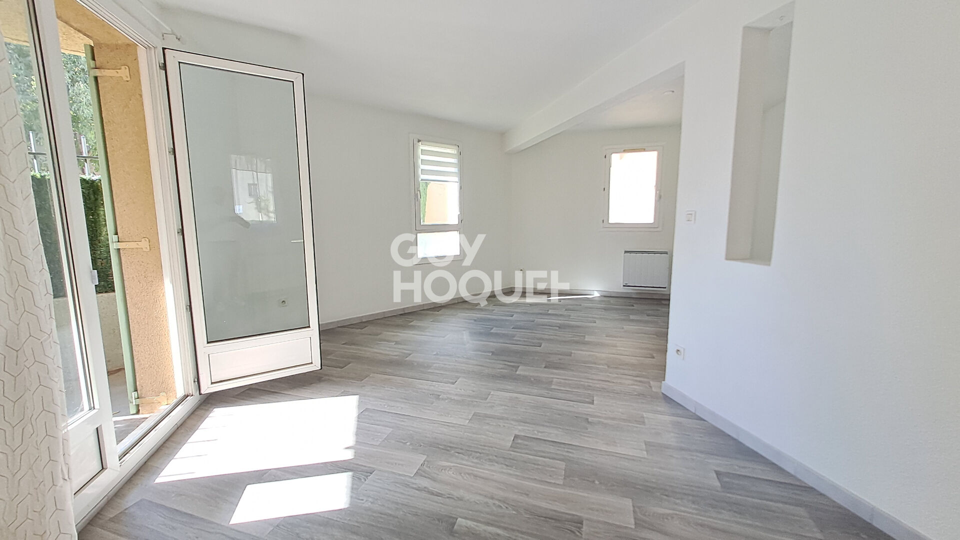Centre historique VILLENEUVE LES AVIGNON  - appartement 3 pièces (70,58 m² Carrez)