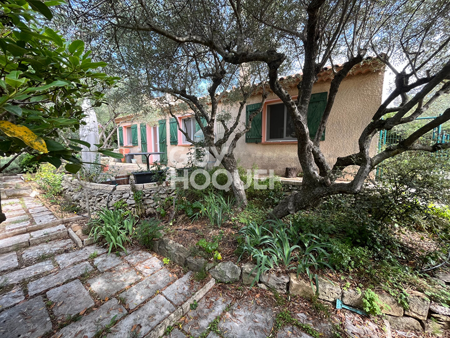 VENTE d'une maison d'environ 110 m² sur 551 m² à VILLENEUVE LES AVIGNON