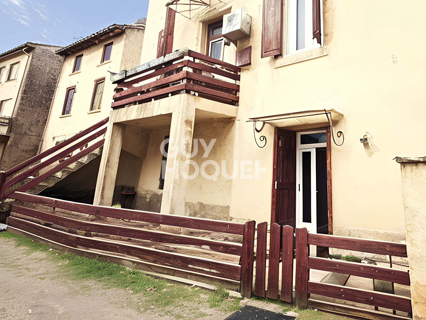 CONNAUX : Maison de village T8 à vendre