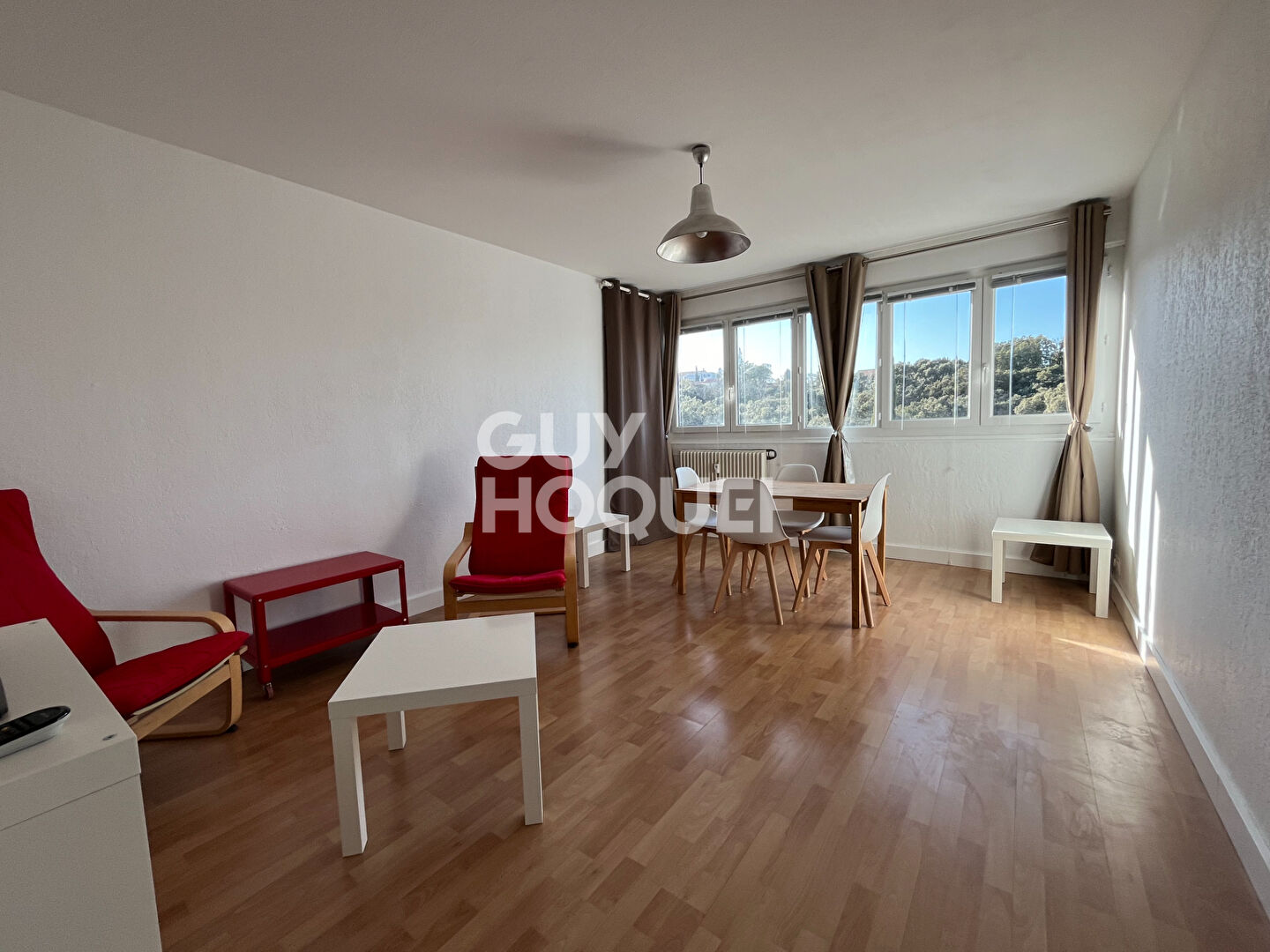 Appartement F2 (60 m²) en location à VILLENEUVE LES AVIGNON