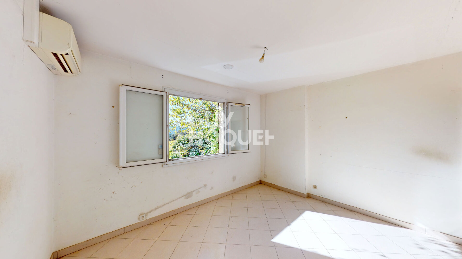 VENTE : maison de 4 pièces (123 m²) à TRESQUES