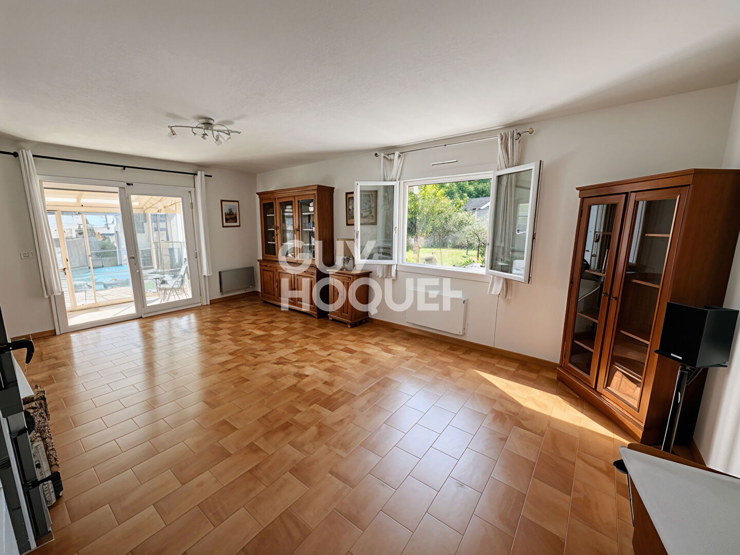 Maison spacieuse  (137 m²) à vendre à Saint Paul Les Fonts - 4 chambres et piscine !