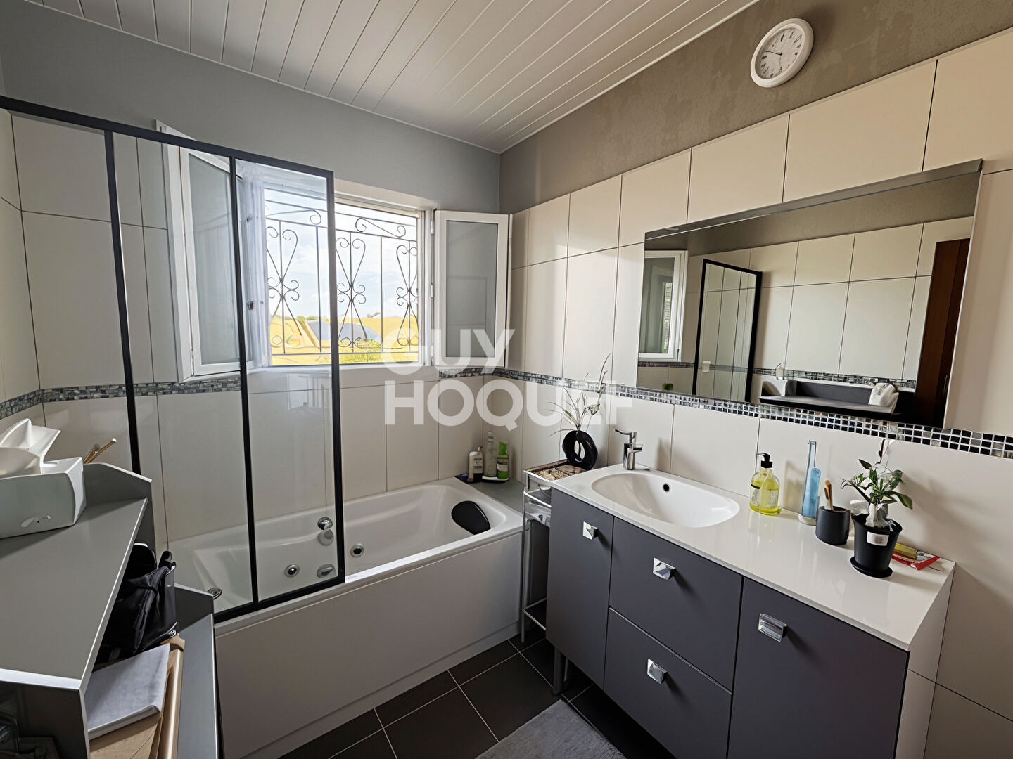 Maison spacieuse  (137 m²) à vendre à Saint Paul Les Fonts - 4 chambres et piscine !