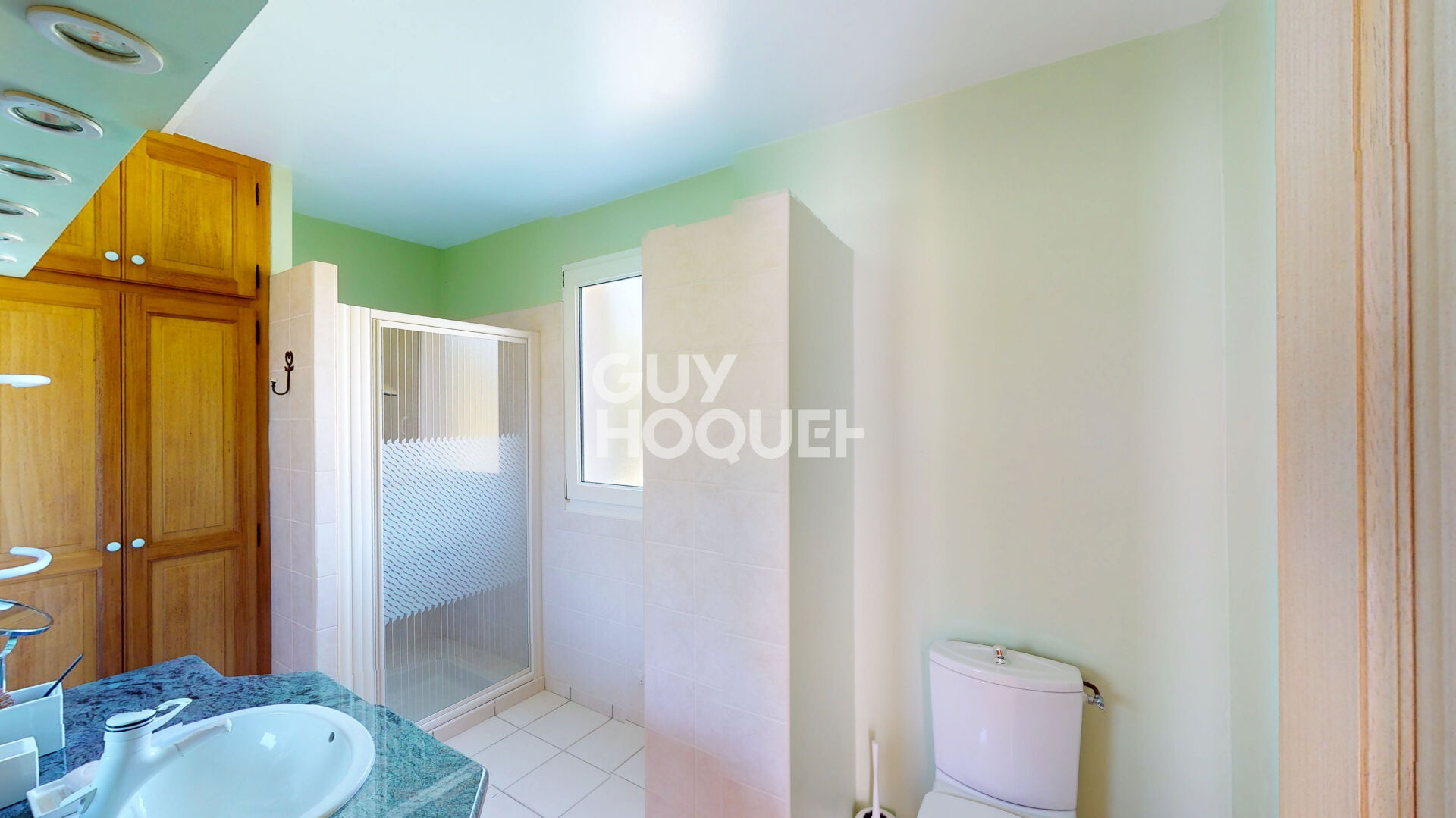 Maison à vendre à Saint Victor la Coste - 4 pièces avec jardin