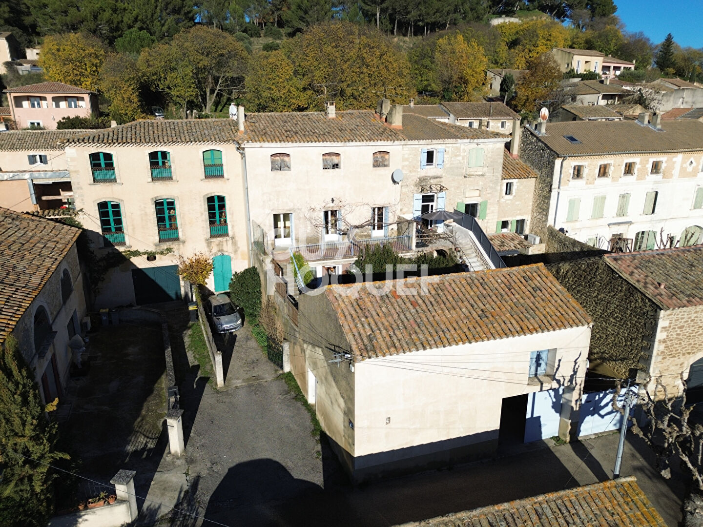 Maison de Charme à Pujaut : Un Écrin de Potentiel