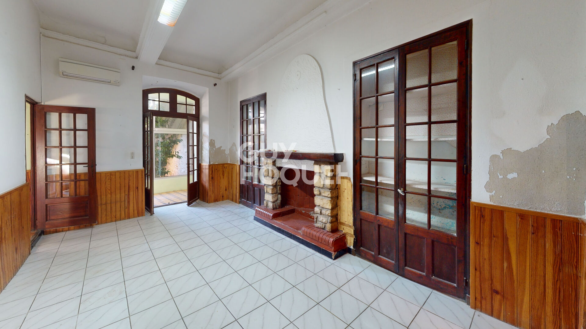 Maison de Charme à Pujaut : Un Écrin de Potentiel