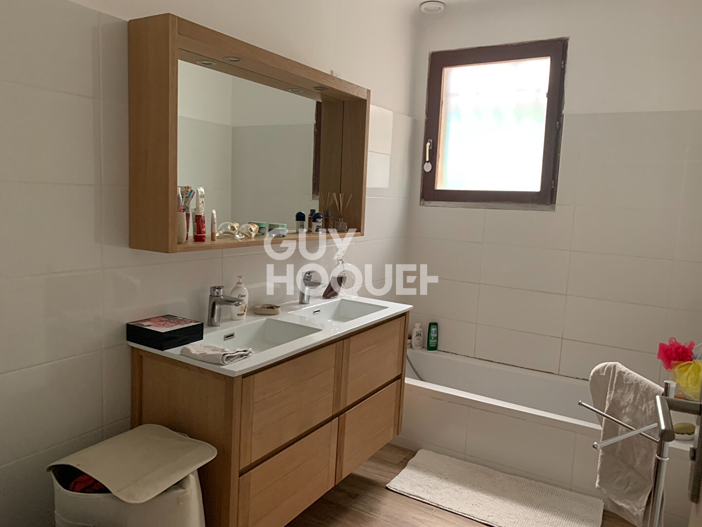 Maison à Louer meublée aux Angles Spécial ETUDIANTS- 5 pièces - 3 chambres - jardin ! (Bail étudiant ou mobilité)