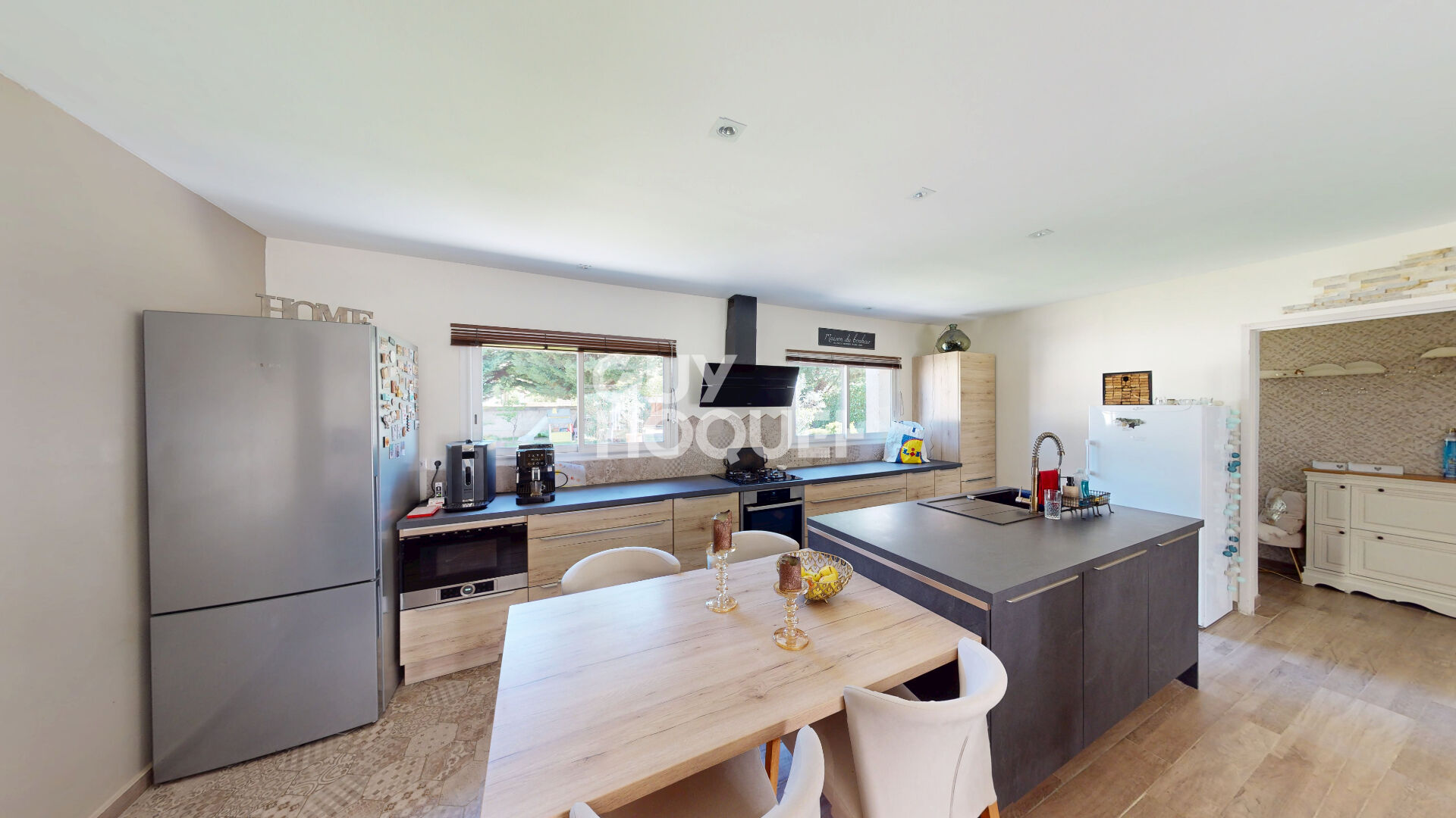 Maison d'exception de plain-pied à vendre à Connaux - 6 pièces, 161 m², 1200 m² de terrain, piscine et grand  garage