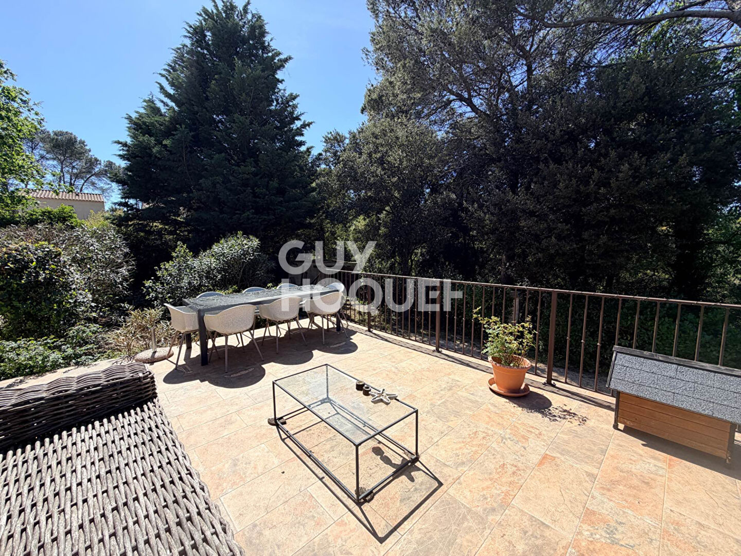 Maison d'exception de plain-pied à vendre à Connaux - 6 pièces, 161 m², 1200 m² de terrain, piscine et grand  garage