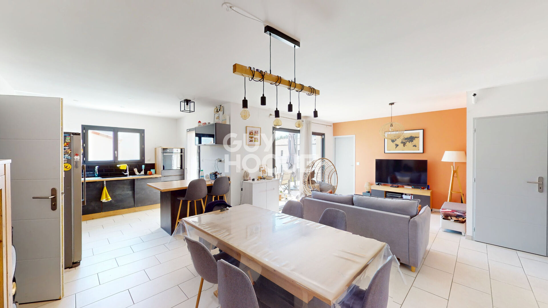 Maison de 2022 de 6 pièces de 123 m² à vendre à Laudun-l'Ardoise avec piscine et garage