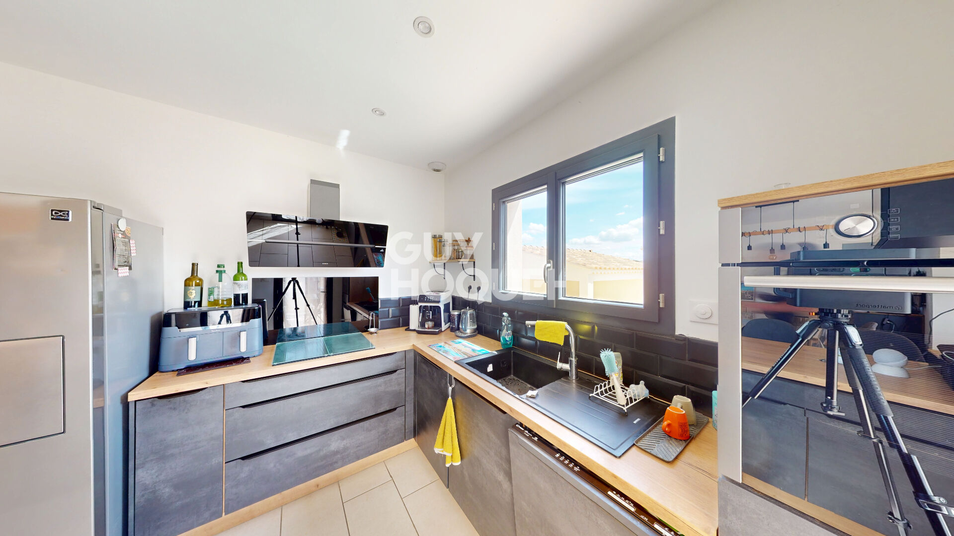 Maison de 2022 de 6 pièces de 123 m² à vendre à Laudun-l'Ardoise avec piscine et garage