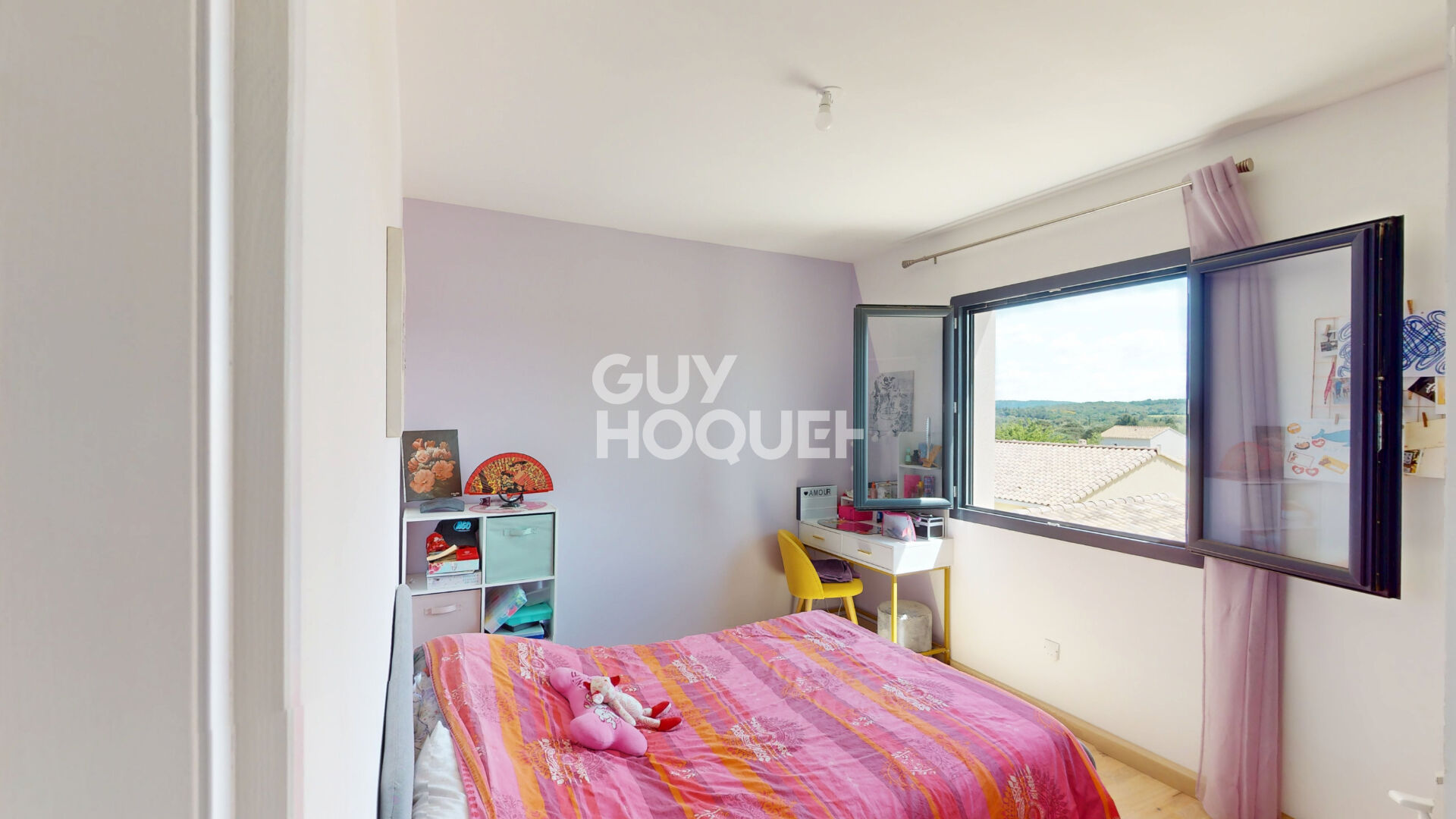 Maison de 2022 de 6 pièces de 123 m² à vendre à Laudun-l'Ardoise avec piscine et garage