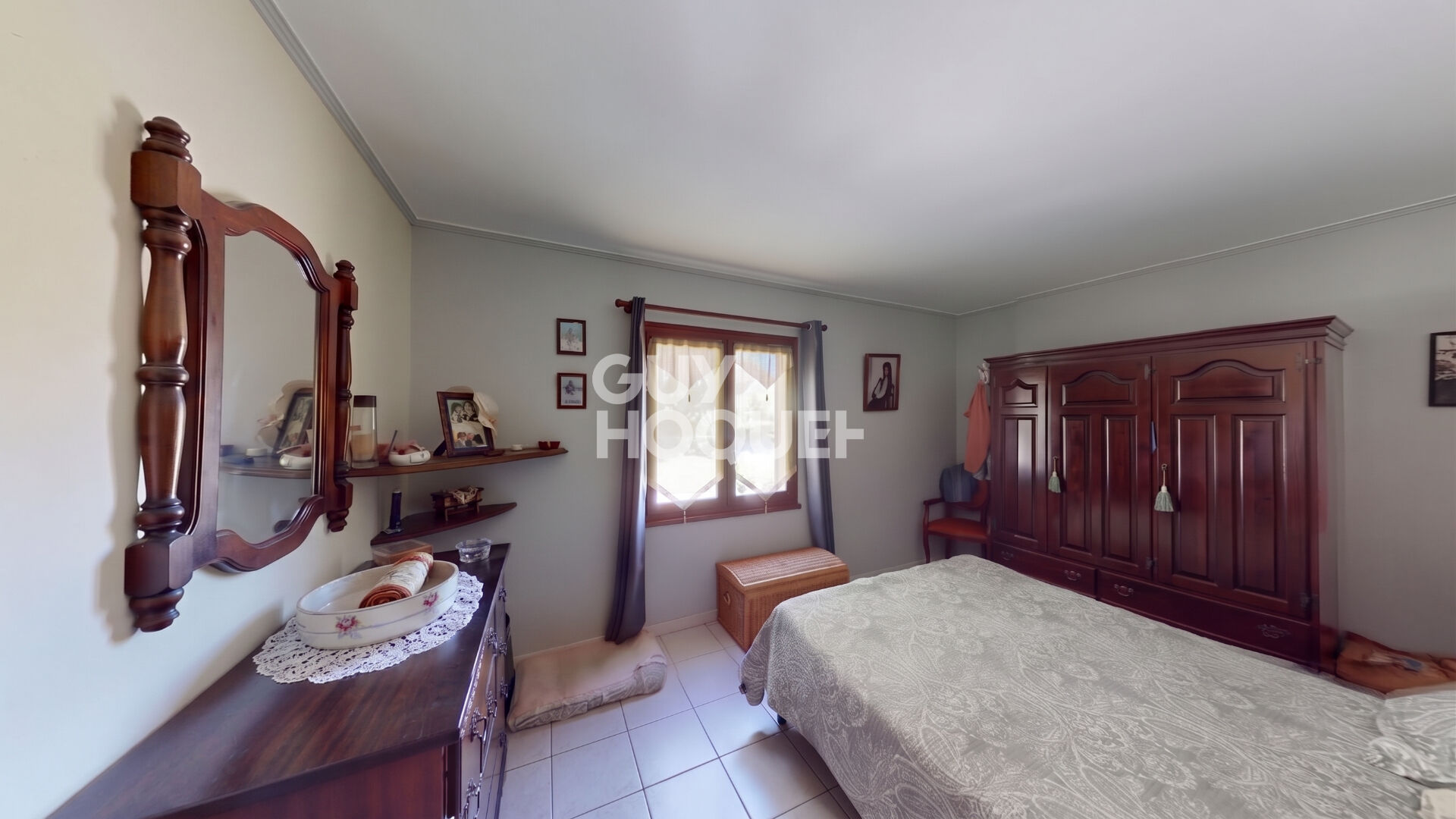 Maison 4 pièces à vendre à Connaux avec piscine et grands garages