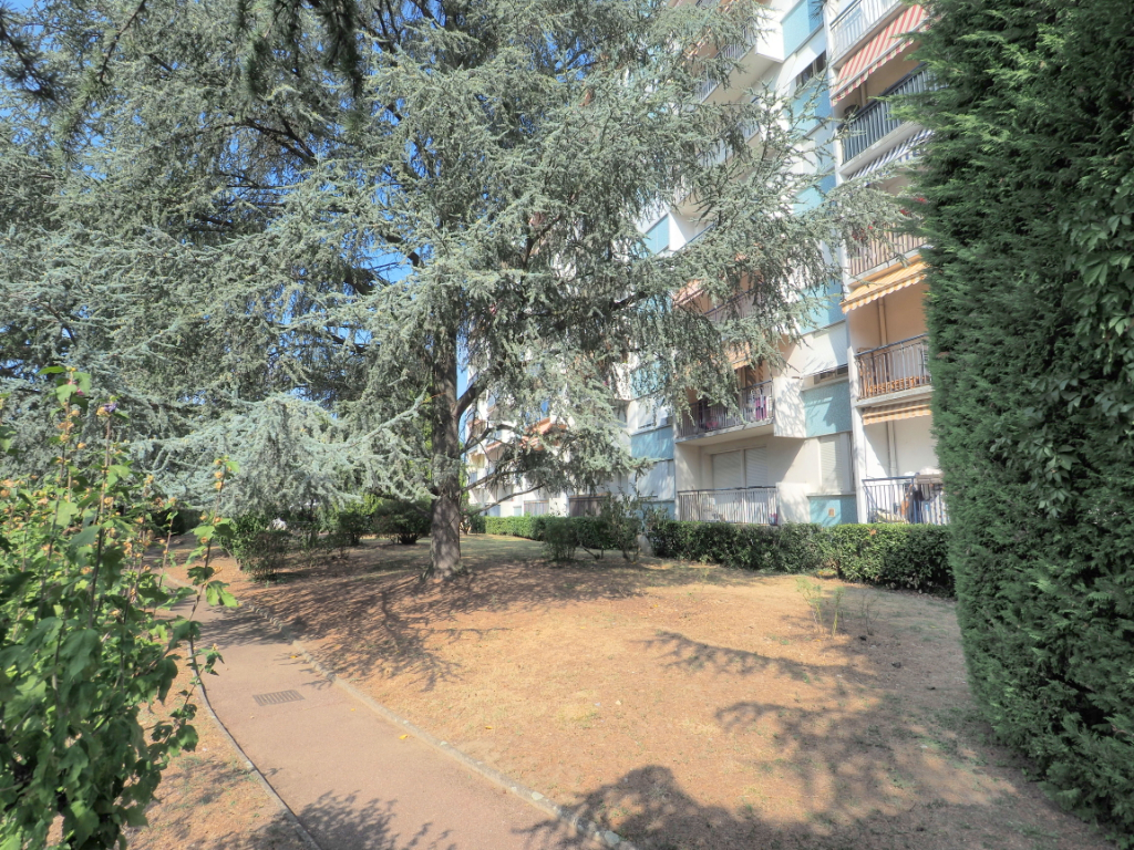 Appartement TASSIN LA DEMI LUNE 4 pièces