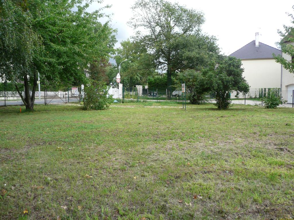 LE PLESSIS TREVISE