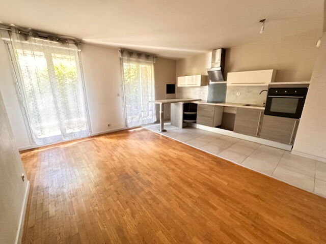 JOLI F2 AVEC JARDIN