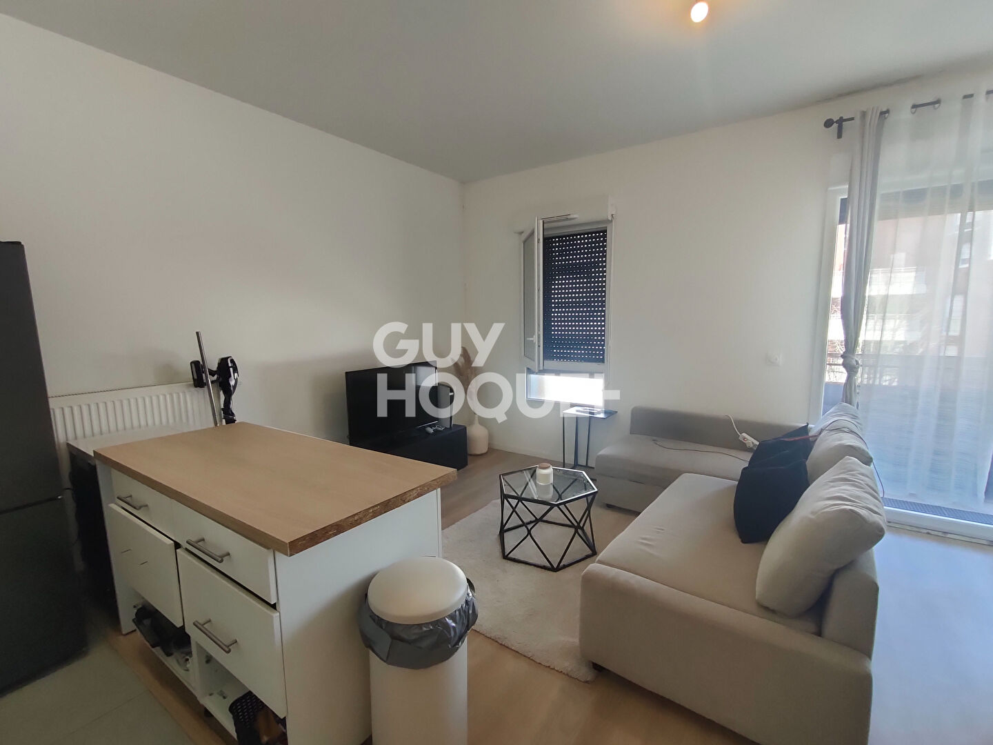 JOLI STUDIO DANS RESIDENCE RECENTE