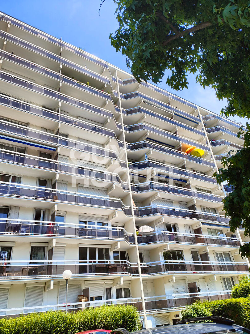 LOCATION d'un appartement F3 (73 m²) à NOISY LE GRAND