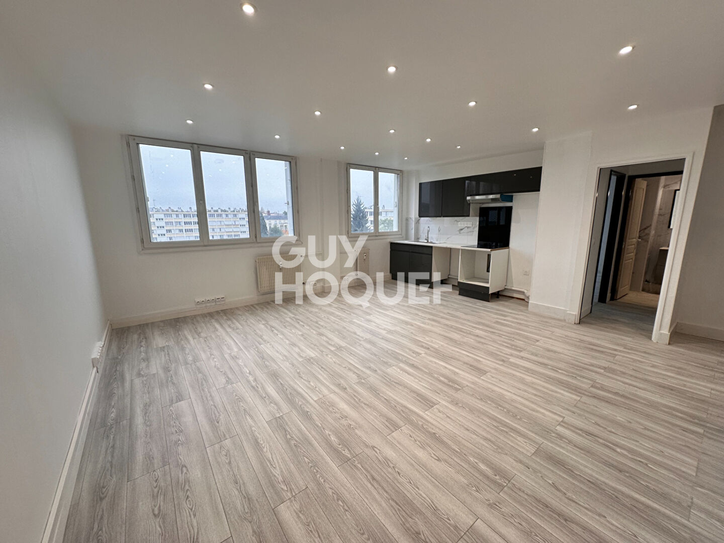 LOCATION d'un appartement T2 (46 m²) au PLESSIS TREVISE